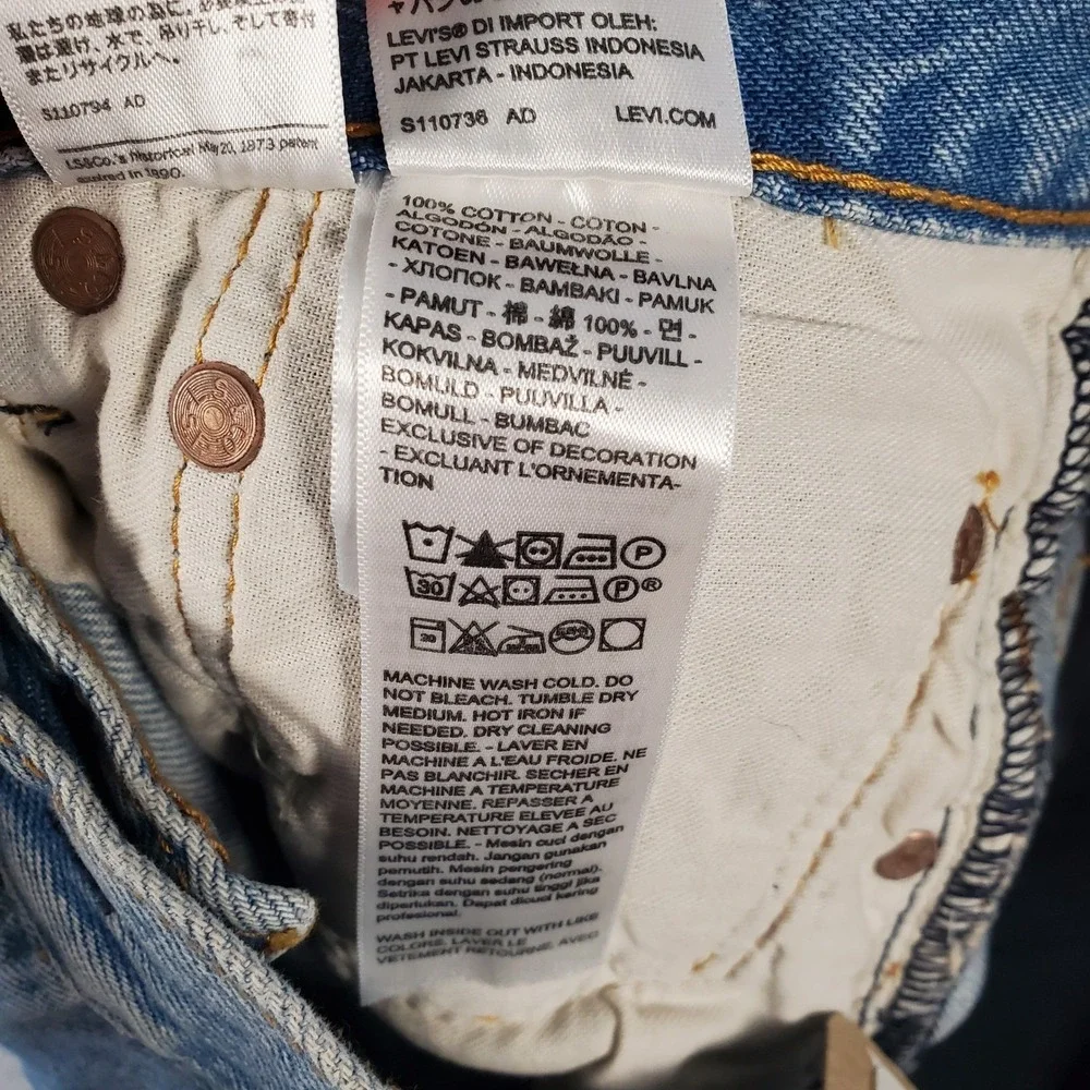 Levis 501 Original Fit Mens Jeans Light Wash Straight Leg Denim 33x30 NEW
